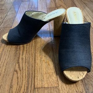 Anne Klein Blue Open Toe Sandal Block Heel, size 7M excellent condition